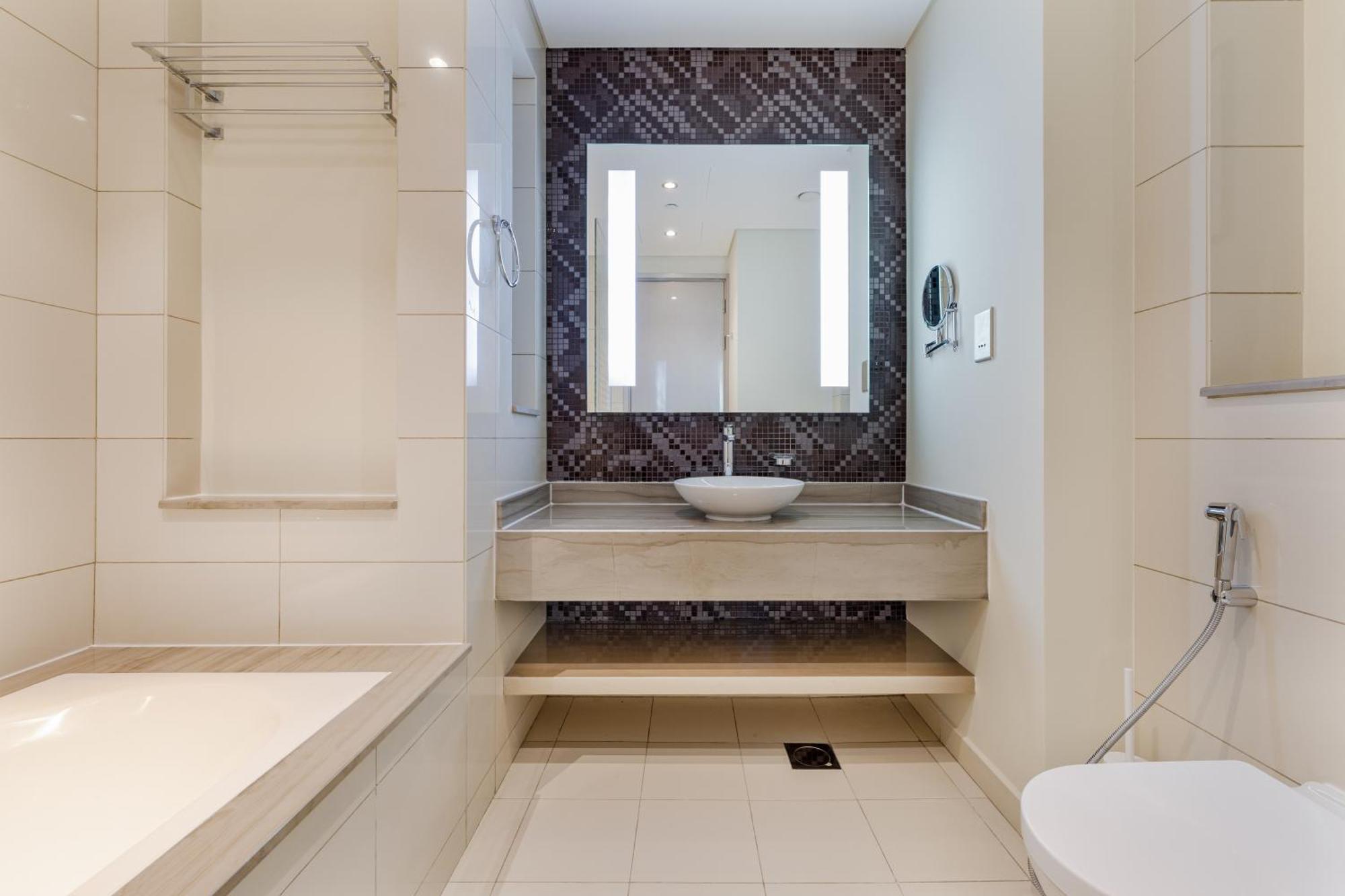 A Living Modern 1br In Paramount Tower -2203d * Dubai