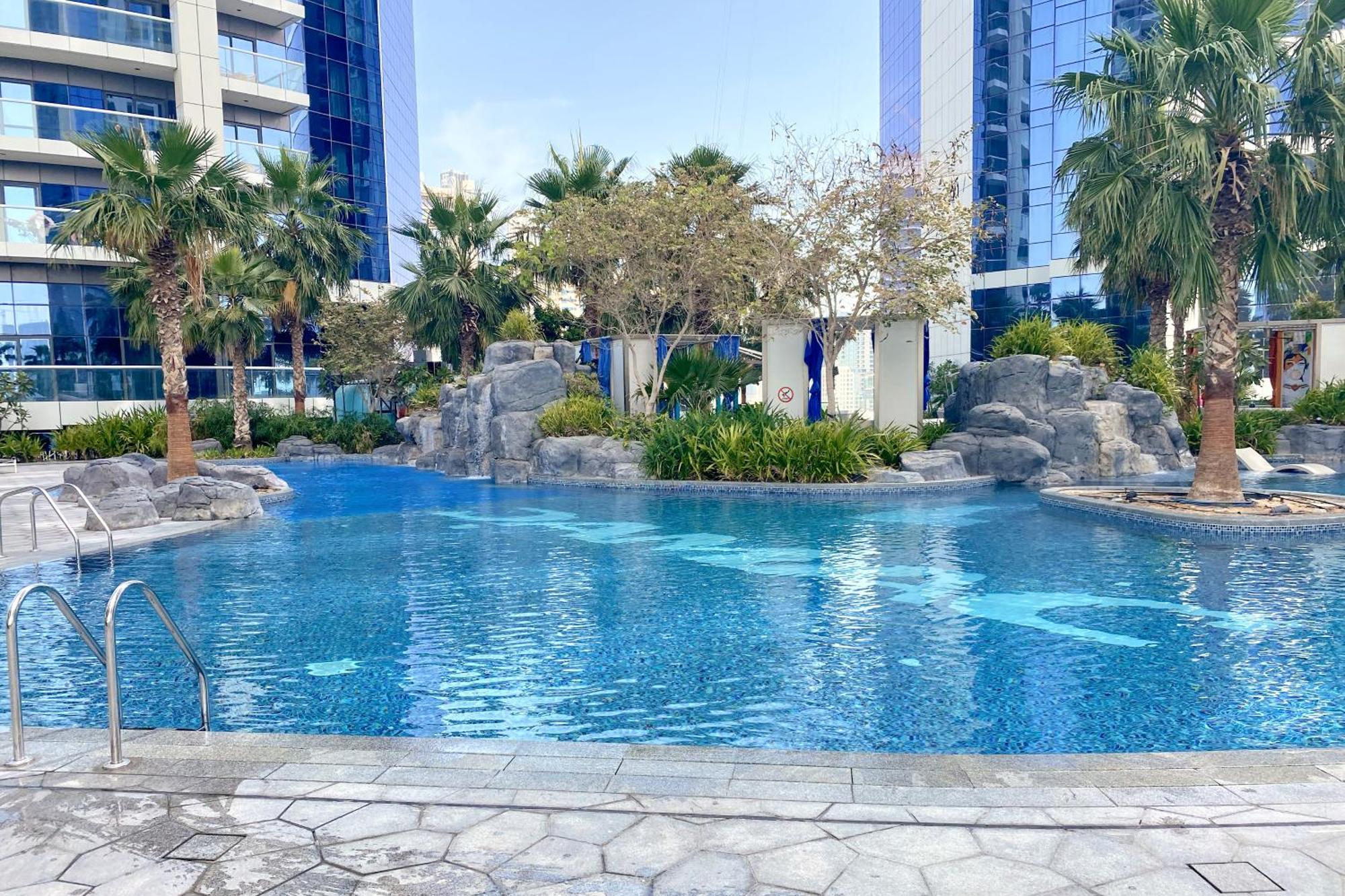 A Living Modern 1br In Paramount Tower -2203d Dubai